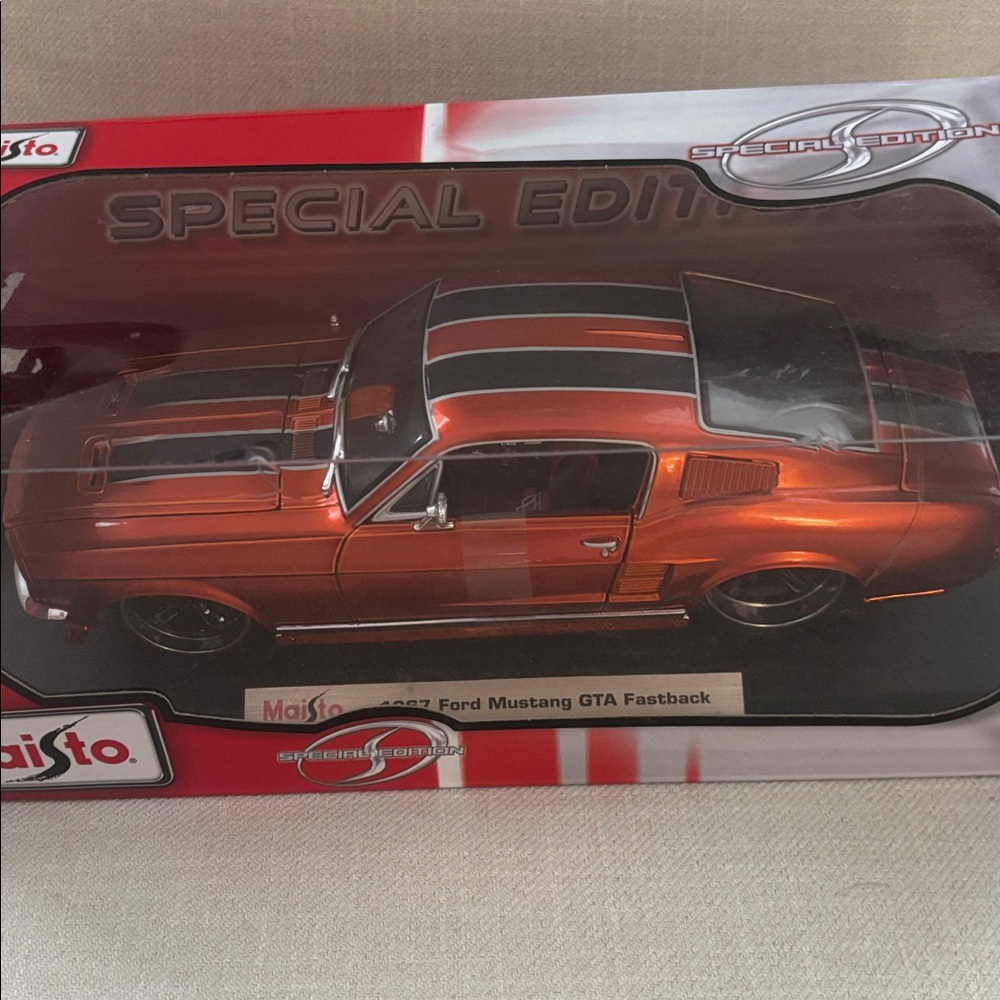 Maisto Special Edition 1967 Ford Mustang GTA Fastback die-cast model car.